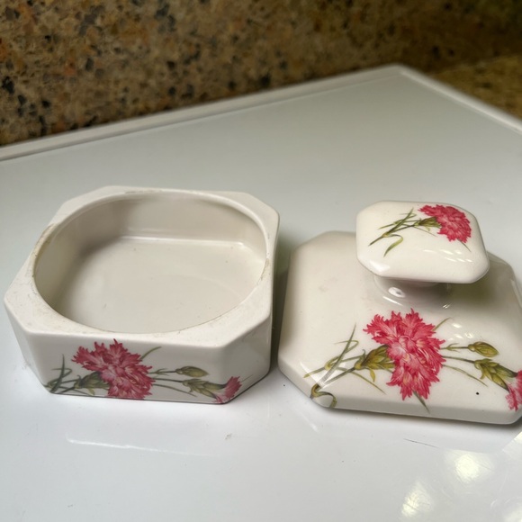 French Trinket Porcelain Box 3”x3.5”x3.5” - Picture 5 of 10